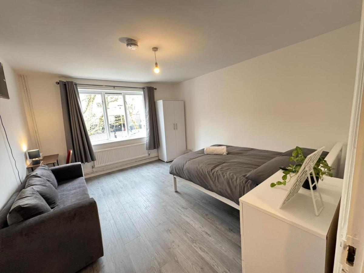 Private Rooms Near Central London - 5