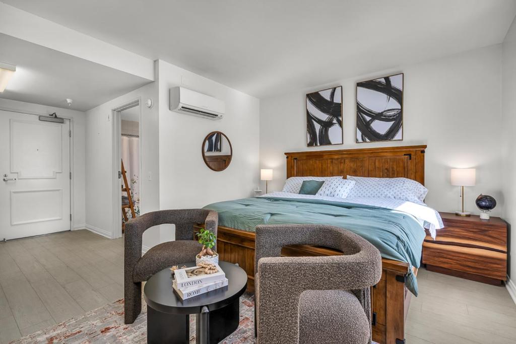 Heart of Santa Monica Promenade Studio Free Parking - 2