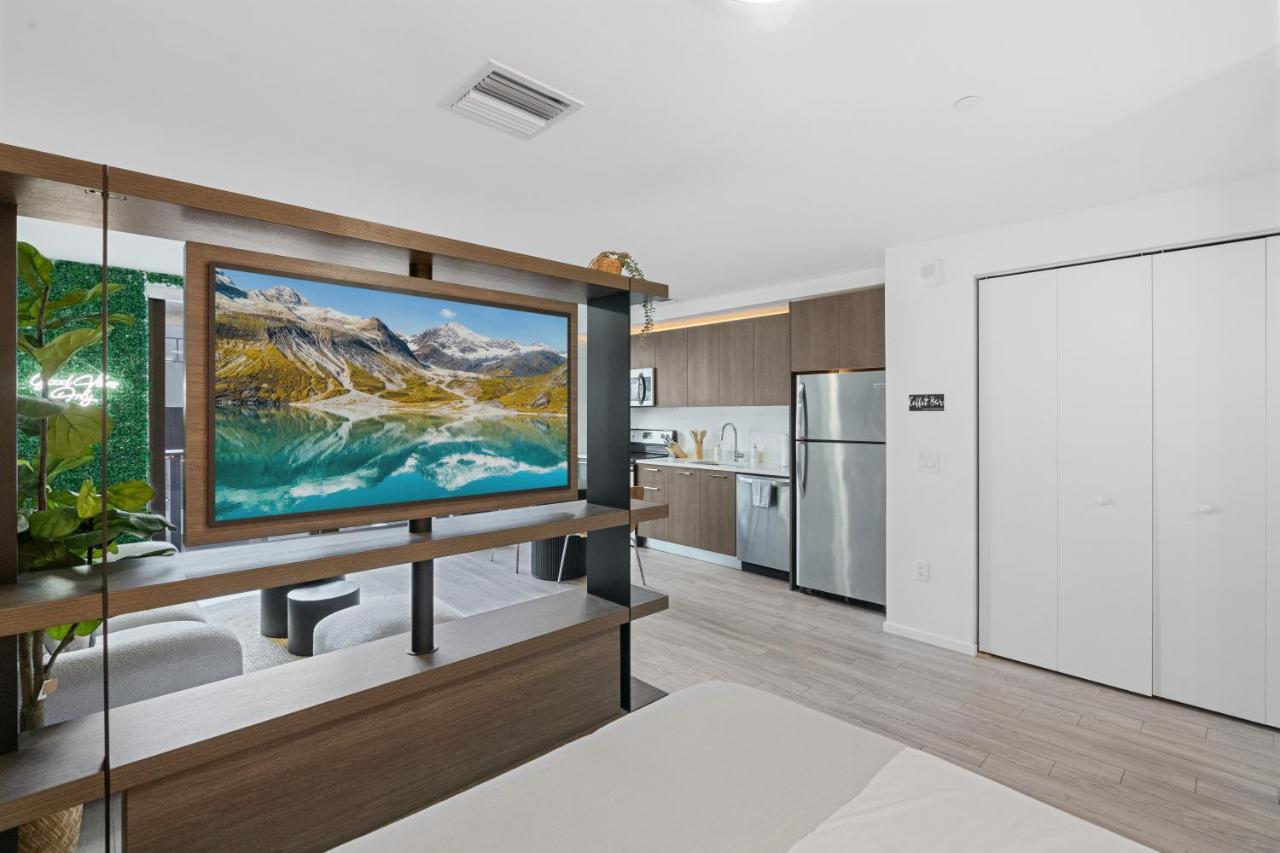 Bayside Studio Near Cruise Port & Rooftop Pool - 2