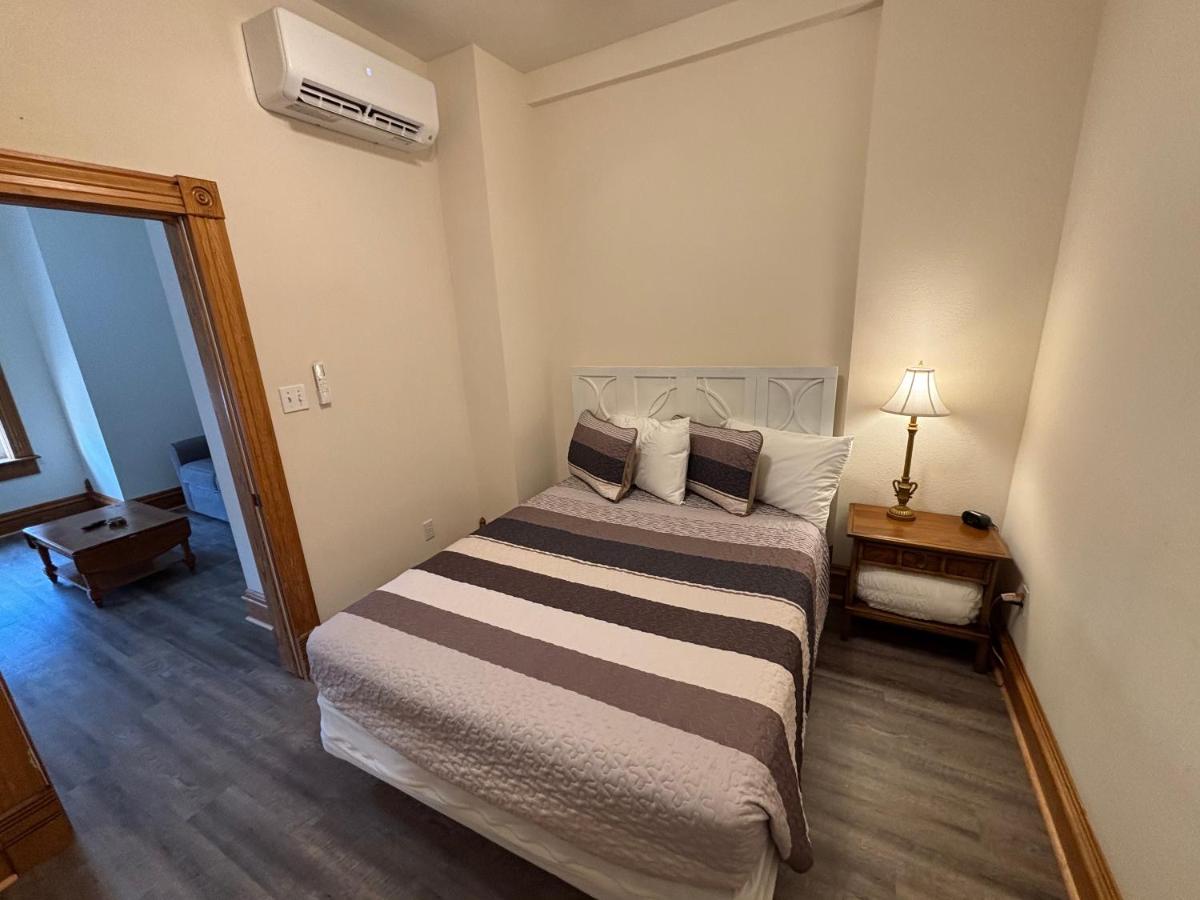 Hermann Crown Suites — photo 22