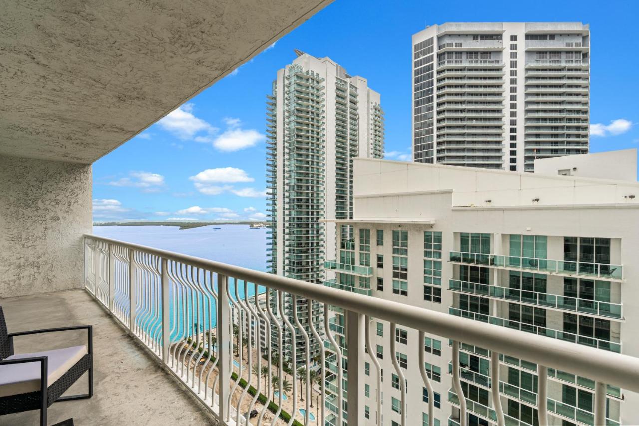 Free Parking! Condo with a Perfect Location in Brickell