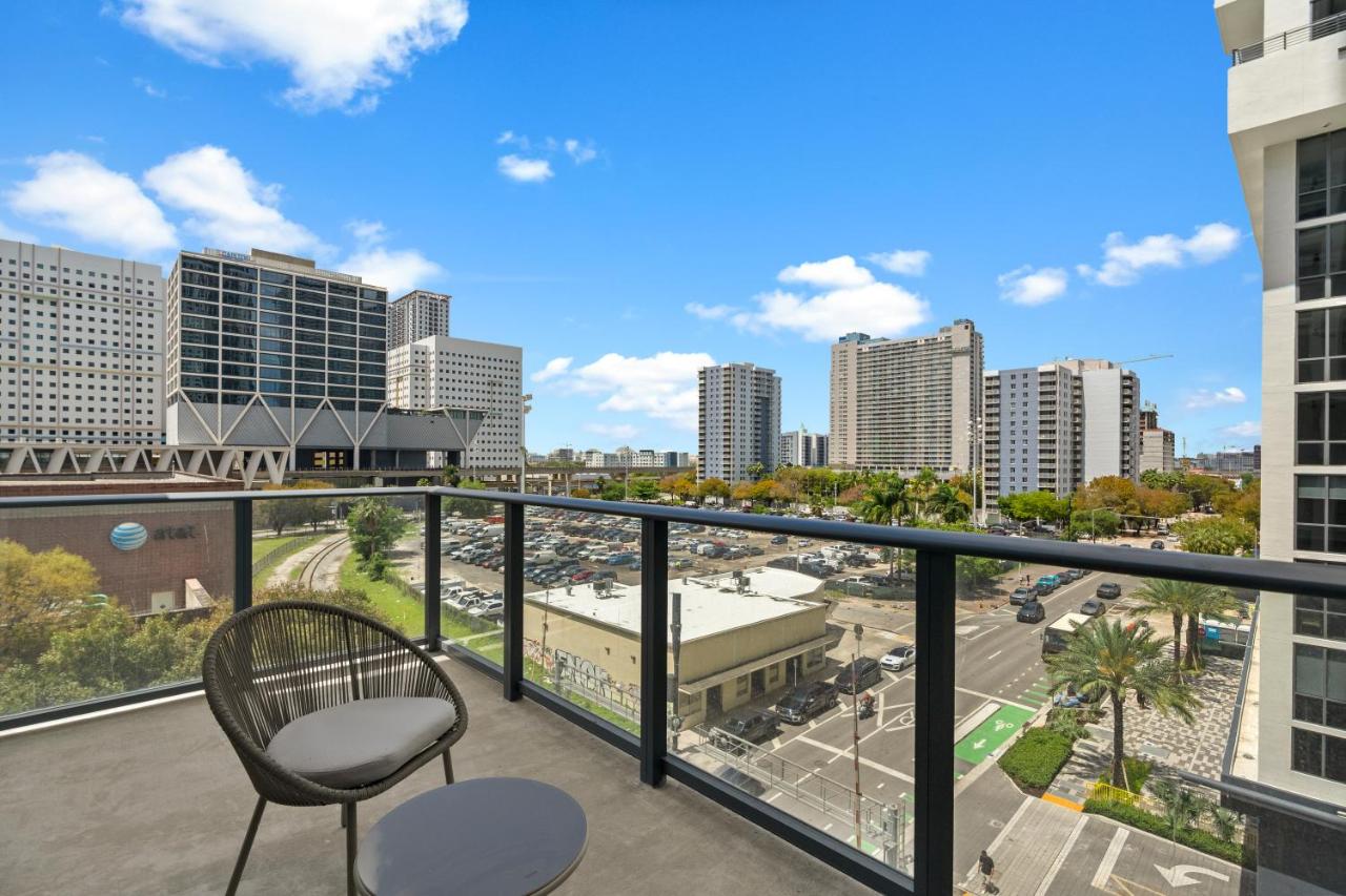 Miami Condo w Pool & Gym in Building