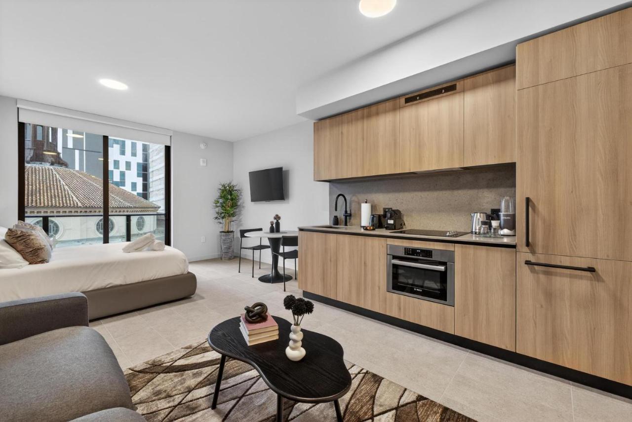 Downtown Studio Steps from Bayside and Kaseya Center - 3