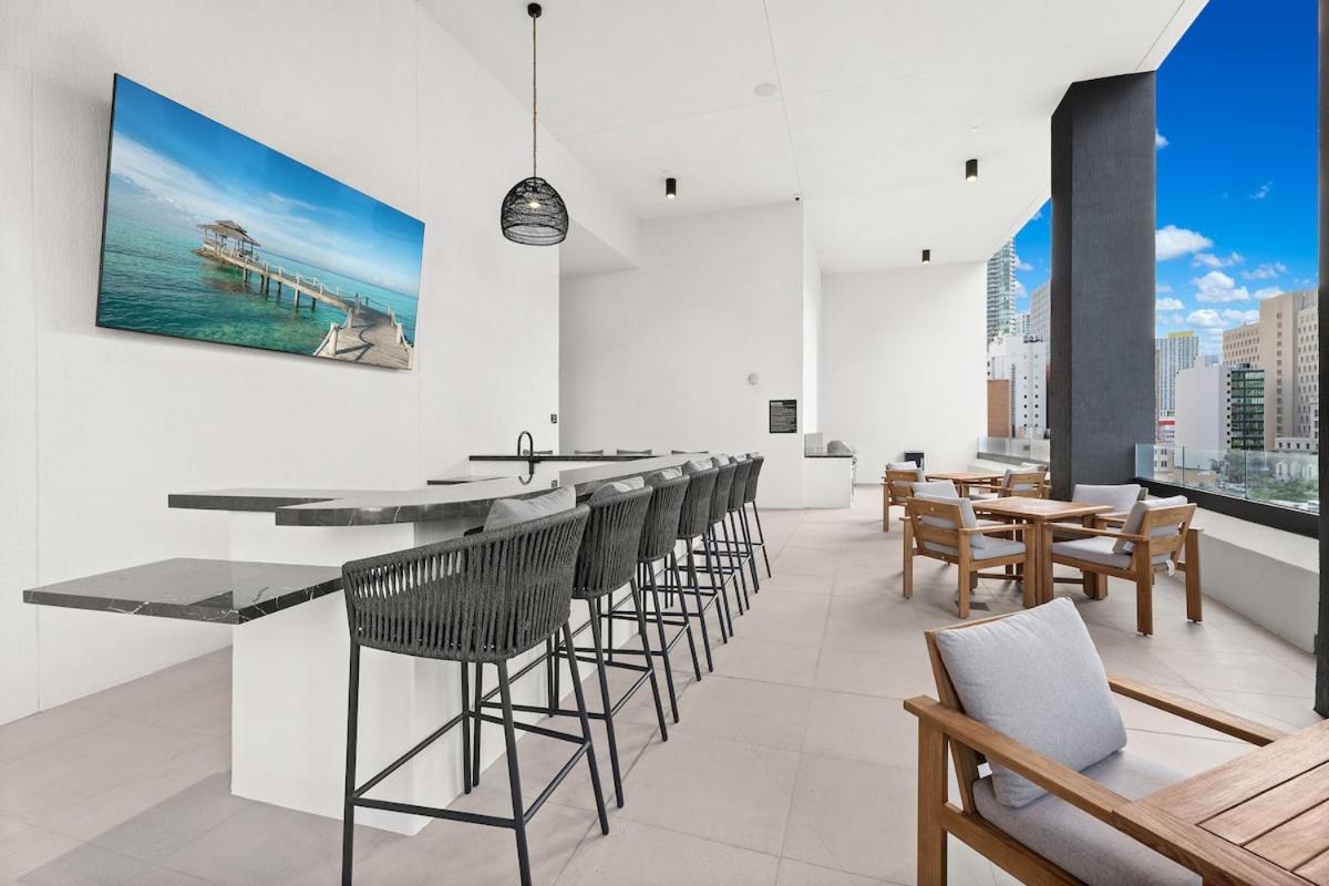 Modern Downtown 1BR | Perfect for Miami Events - 4