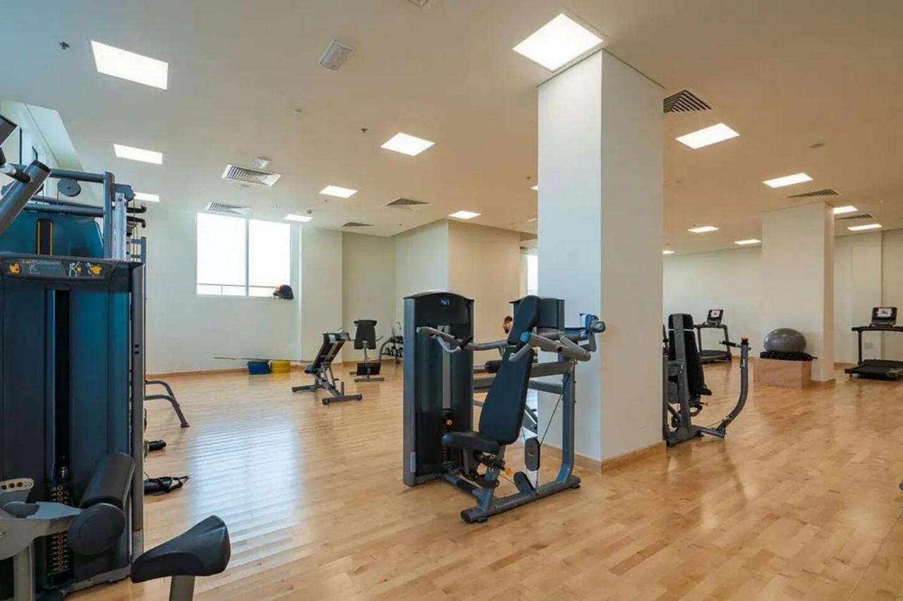 Luxury 1 Bedroom Apartment near Ferrari World Abu Dhabi & Yas Mall - 3