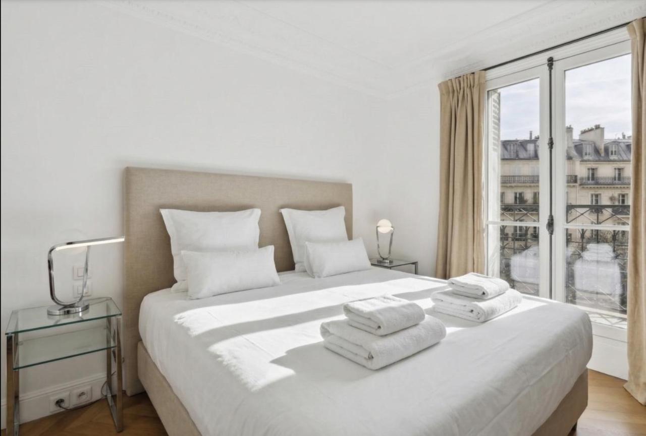 2BR Rue du Bac St Germain