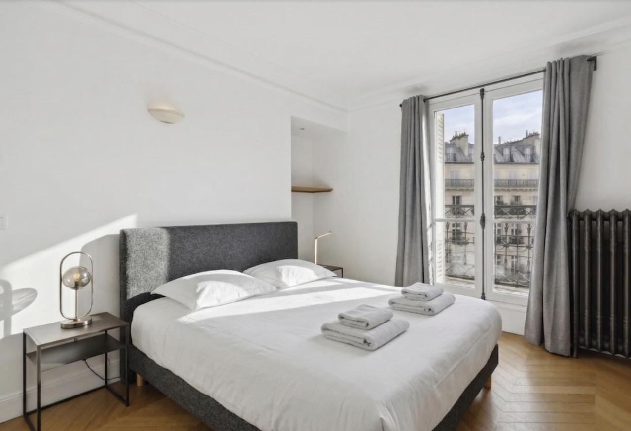 2BR Rue du Bac St Germain - 2