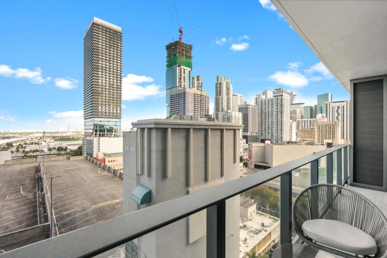 Modern Condo w Breathtaking Downtown Views - 4