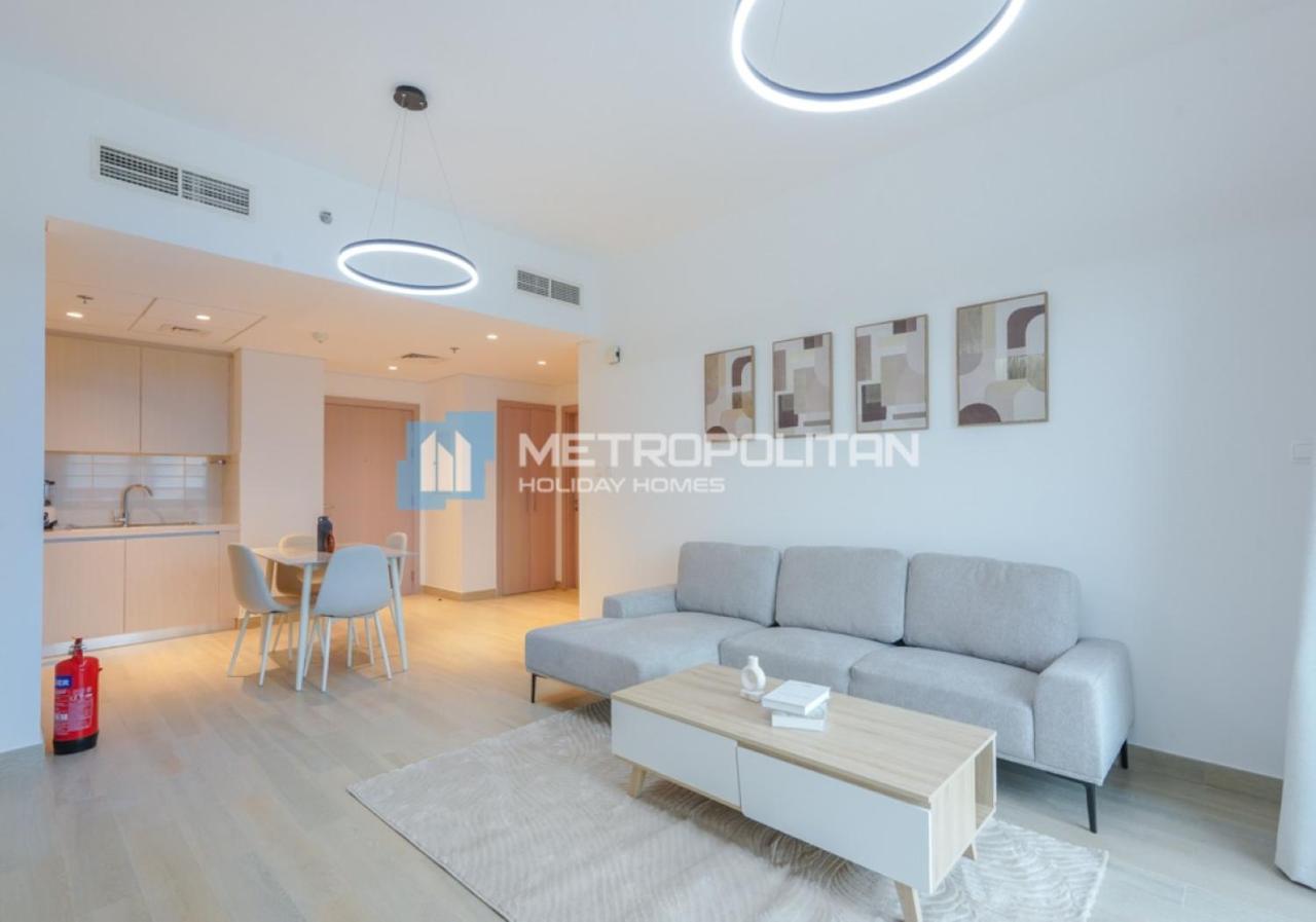 MCRE Modern 1BR in Yas Island, Walk to Ferrari World & Yas Mal