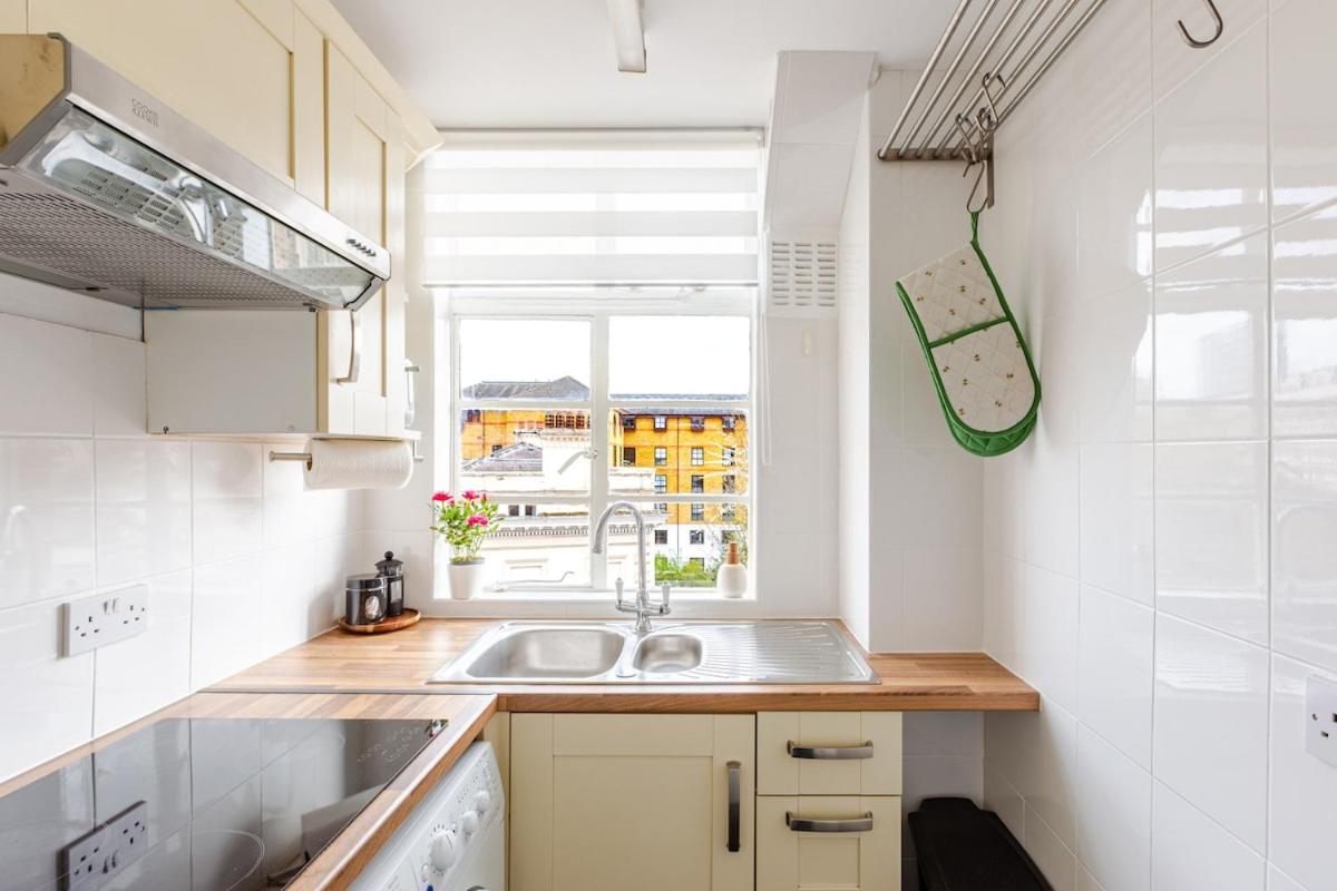 Stylish Flat by Paddington & Hyde Park - 3