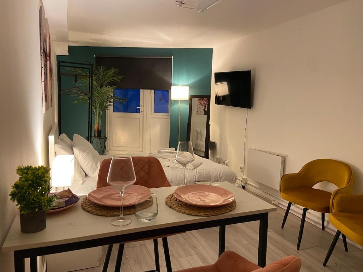 Bright and Compact Studio in the heart of London - 5