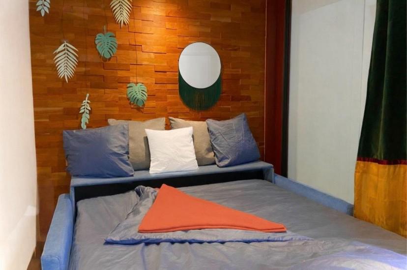 Designer Tiny House with Wraparound Sun Terrace & Garden Lounge