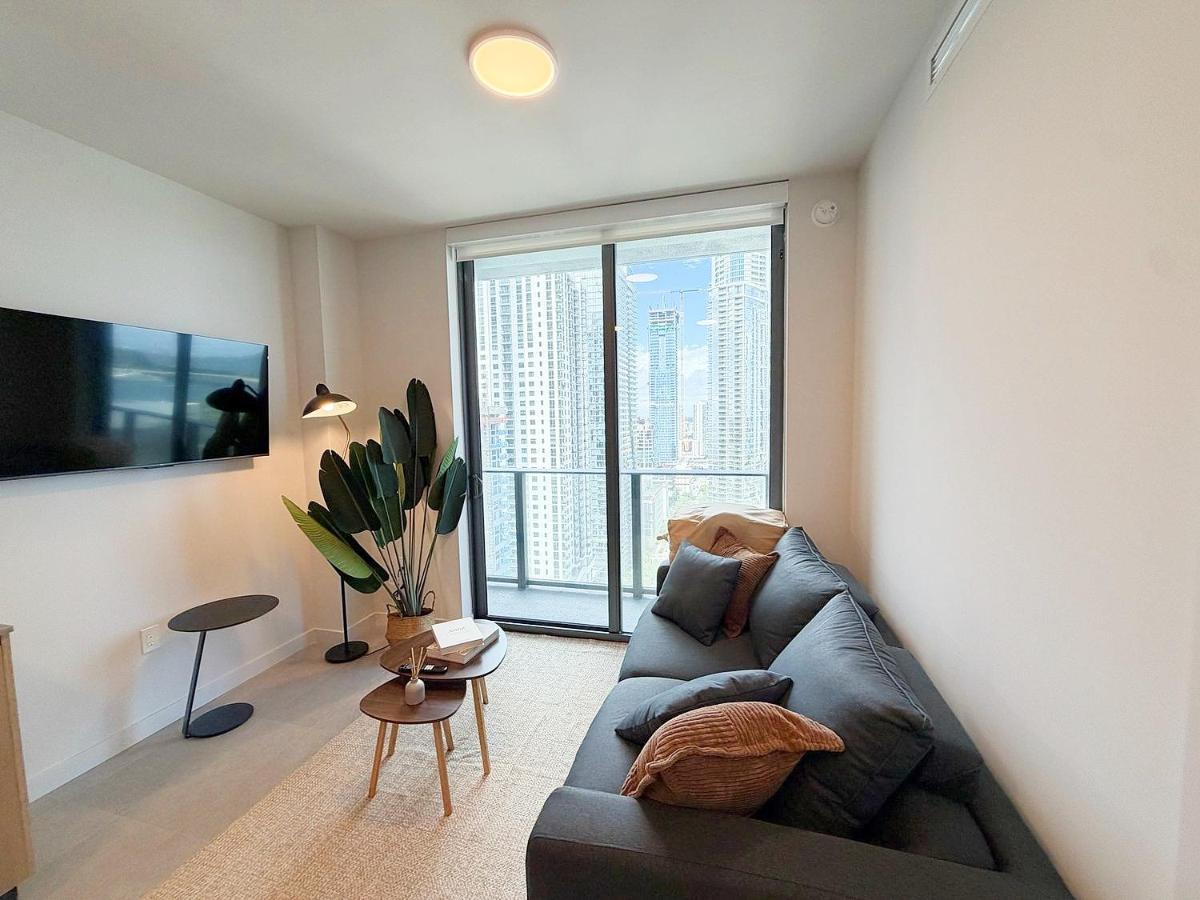 Downtown Miami Condo w Den in 501 First - 3