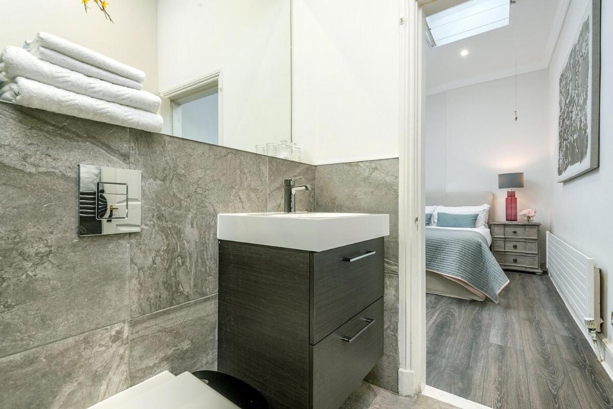 Stylish 2BR Notting Hill Flat Quiet Central - 3