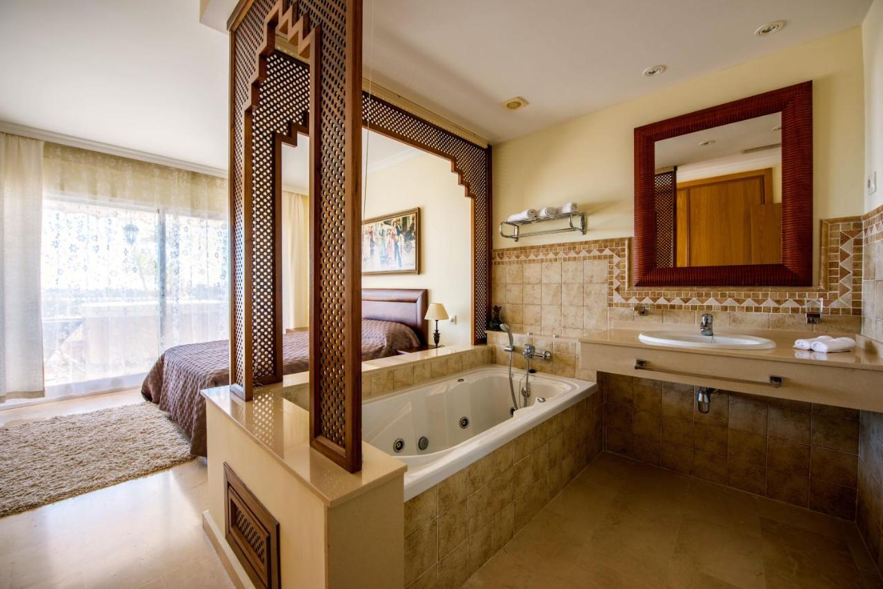 Malibu Mansions Condo 1 by Rafleys, Mijas Costa ...