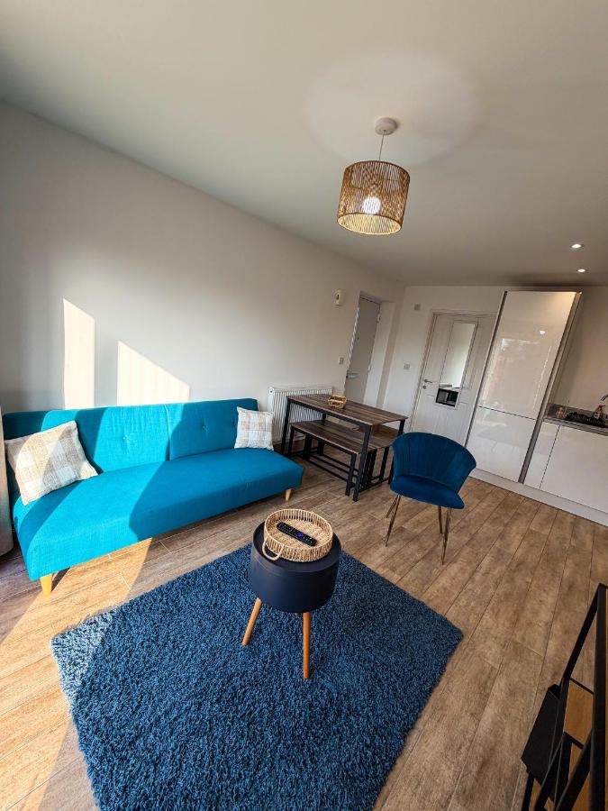 Modern Bright Flat near Station and Addenbrookes, Cambridge UK - 2