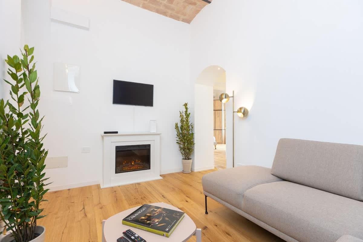 Casa d'artista con soffitti d'epoca vicino Termini - 2