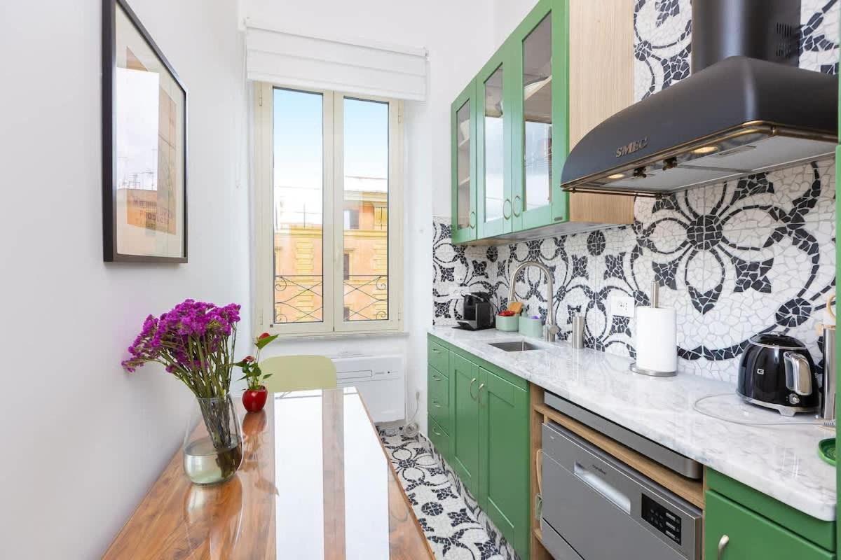 Casa d'artista con soffitti d'epoca vicino Termini - 3