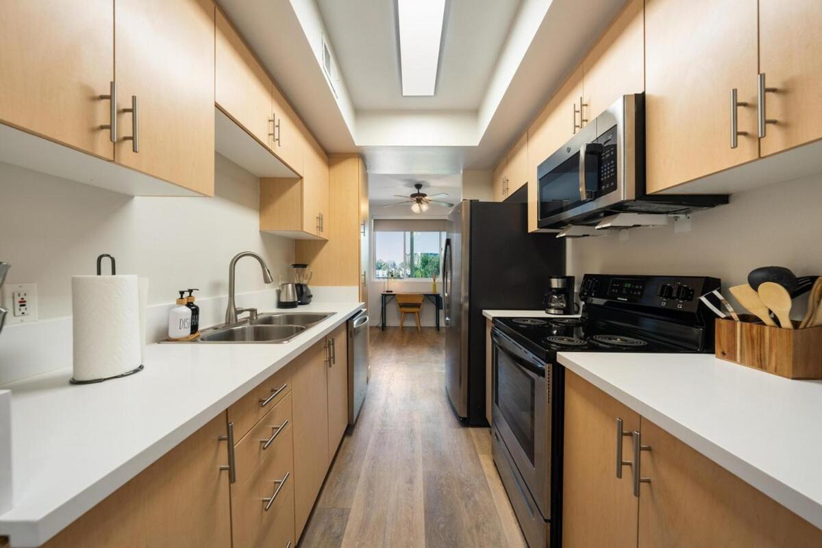 Modern Marina View Apt Walk to Beach & Dining - 5