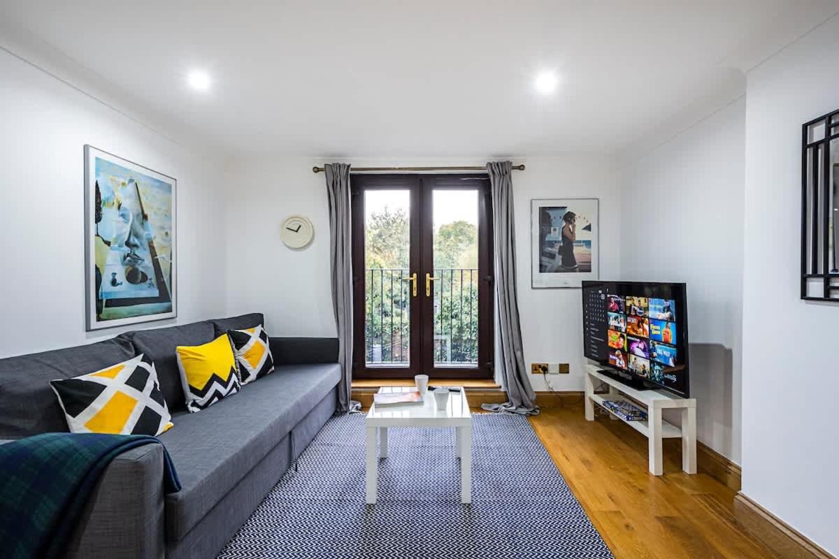 Cosy 2 Bed , Offers , Long Stay , Families , Relocation ,Contractor Stays , Zone 2