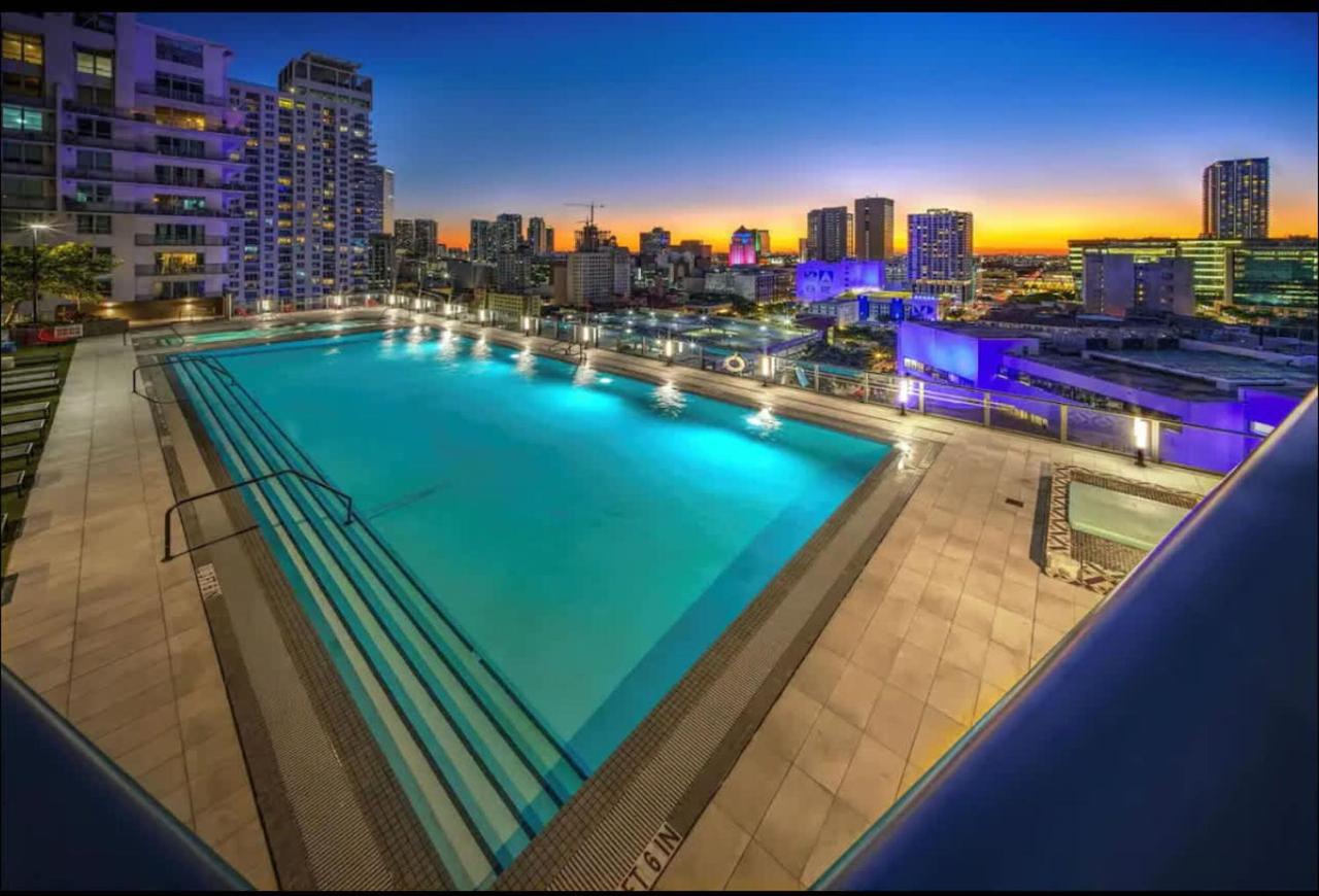 X Lounge VII-Private Sky Residence