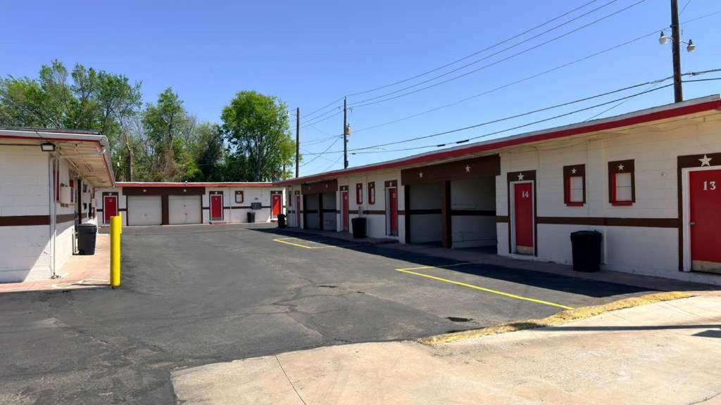 Red Door Motel — photo 4