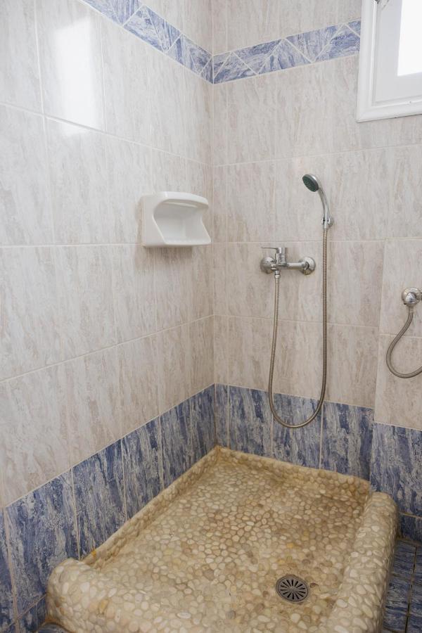 White wave studio 3 - 3