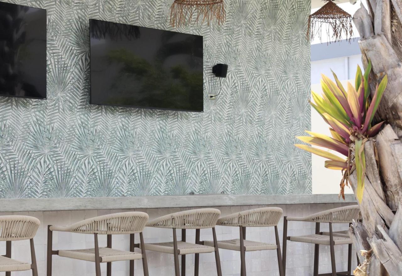 Bali Hotel Adults Only Isla Verde, a Trademark by Wyndham - 3