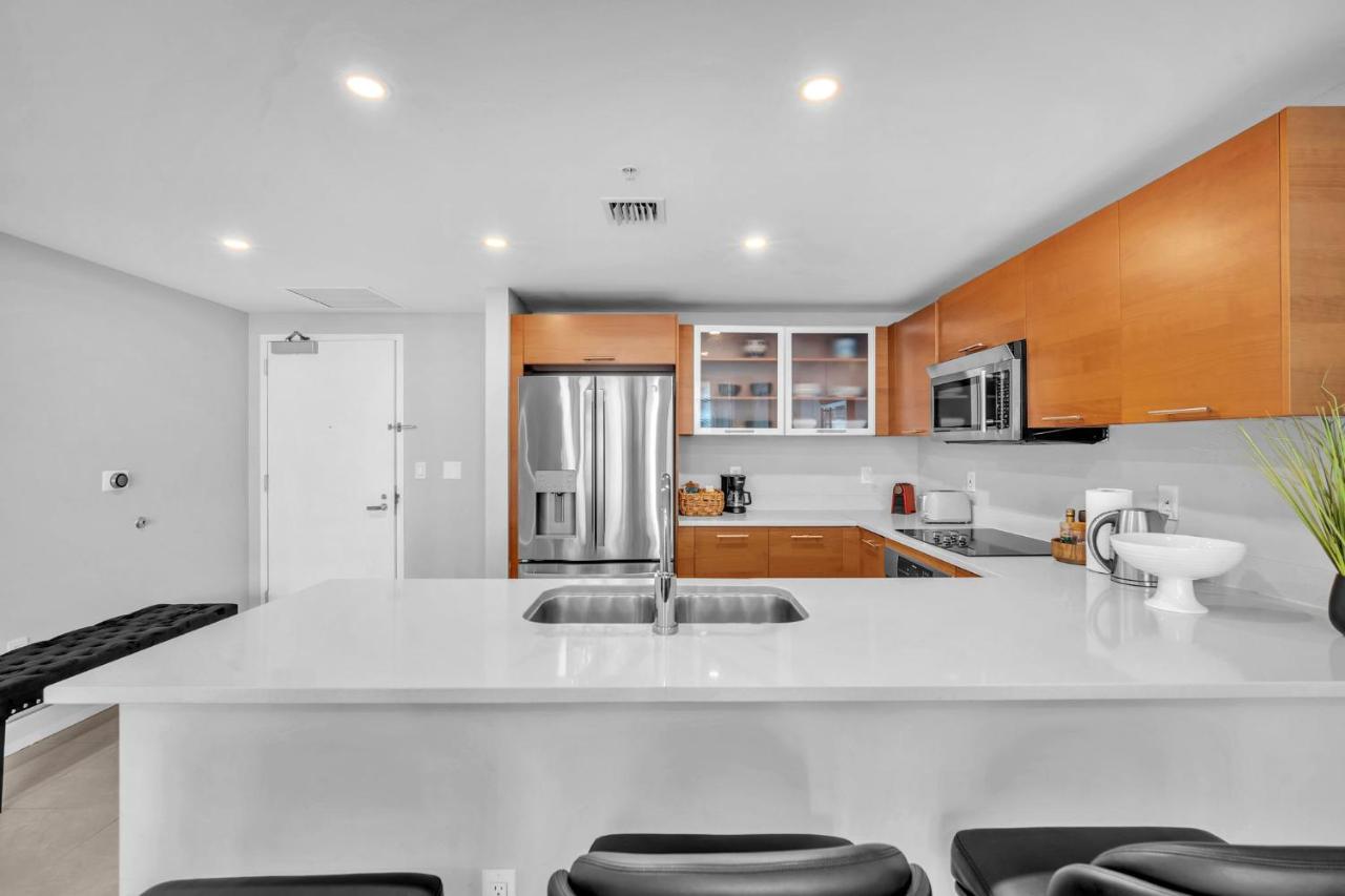 Downtown Miami Stay with Private Balcony - 2