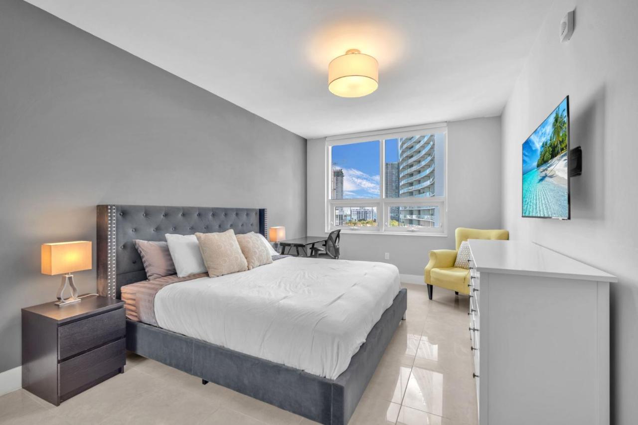 Downtown Miami Stay with Private Balcony - 3