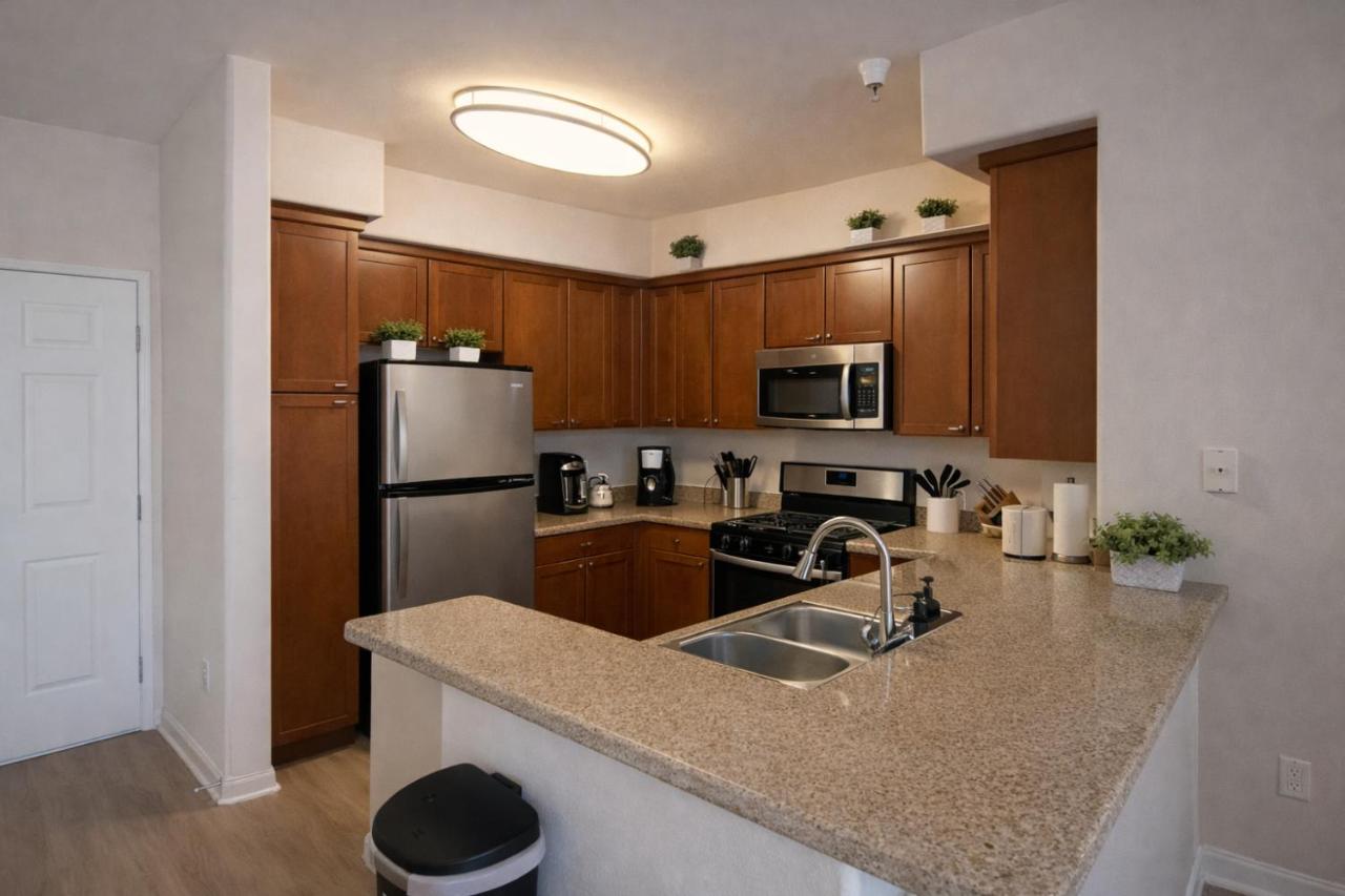 Marina Del Rey View 1BA & 2BA in MDR - Pool, Jacuzzi, Gym - 5