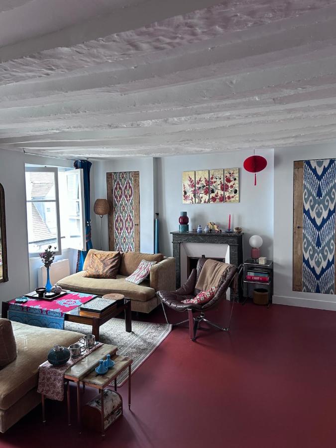 Quiet and elegant apartment in central Paris