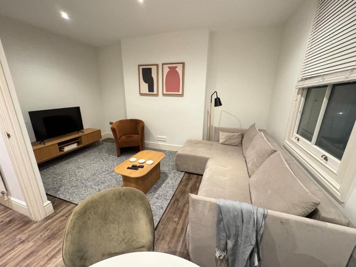 Modern 2-BDR 1BR in Earls Court - 2