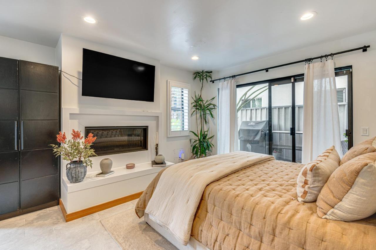 Walk to Venice Beach and More! Serene Apt with Patio - 5