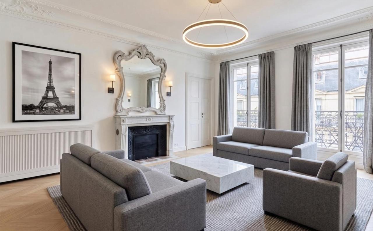 3BR Marbeuf Eiffel Tower View