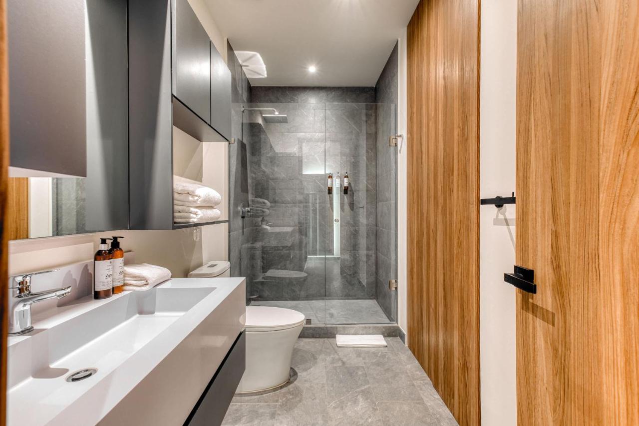 Luxury Studio - Pool - Revolution Monument View - 3