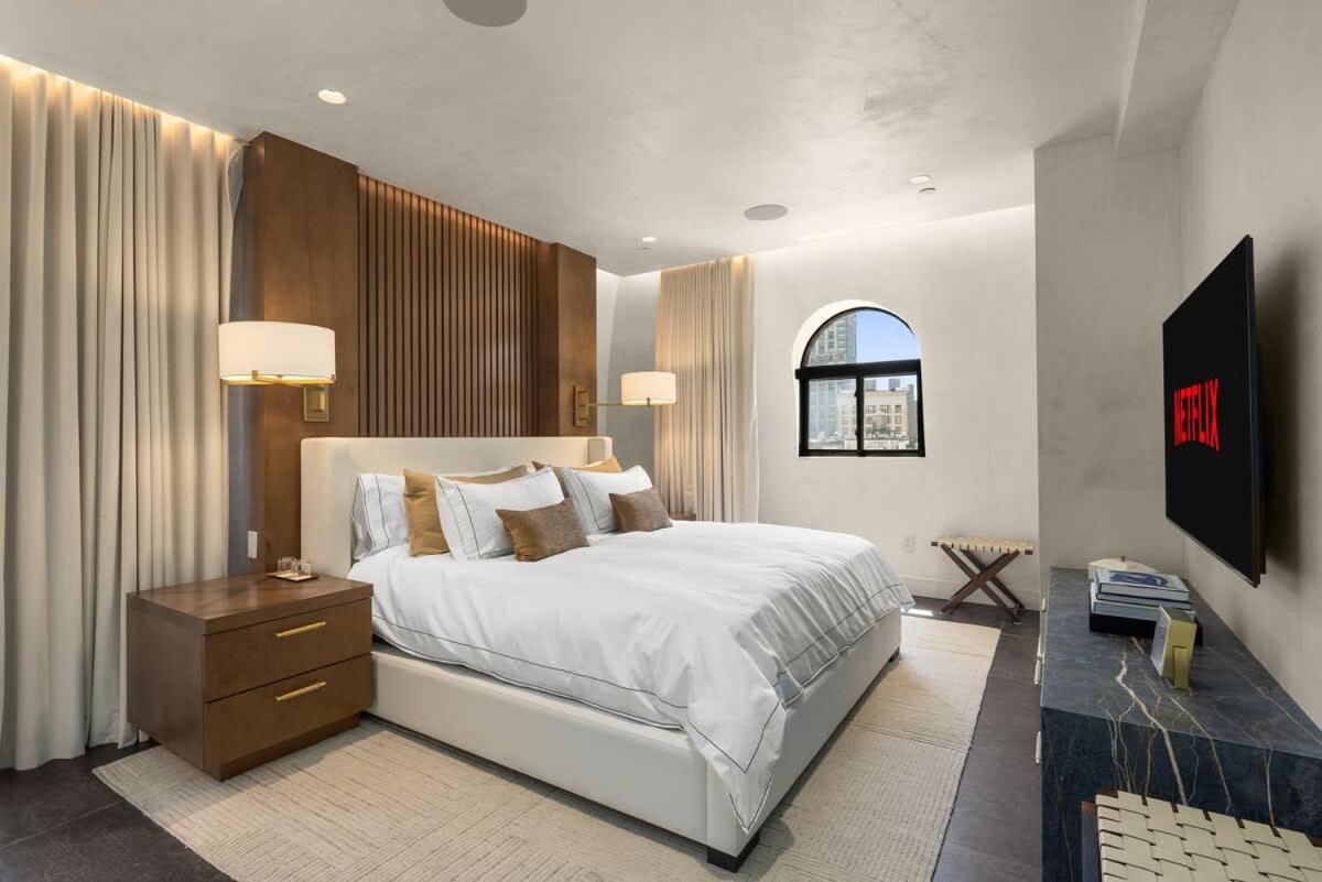 Midtown Penthouse with Empire State Views in NYC - 5