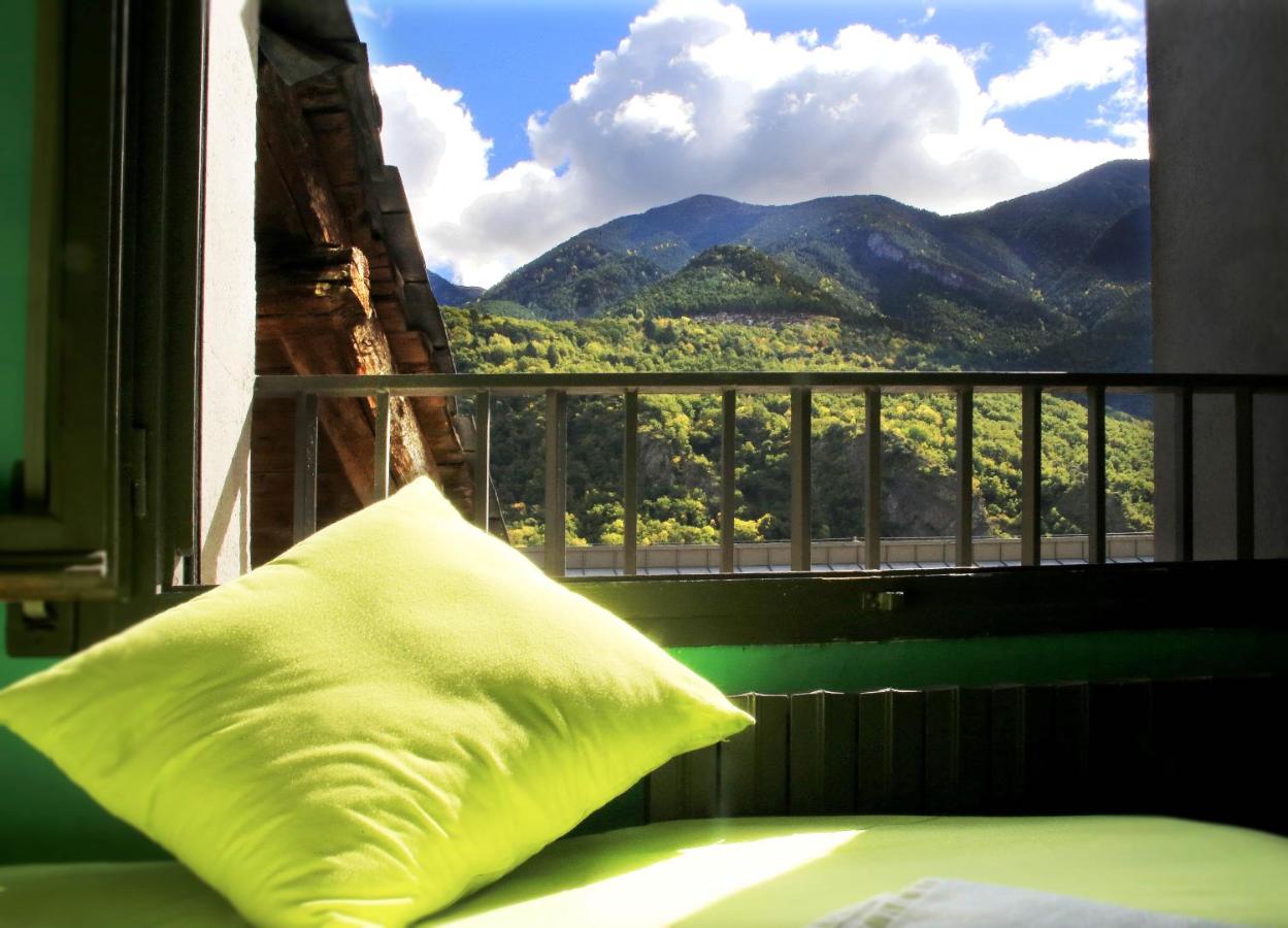 Barri Antic Hostel & Pub photo