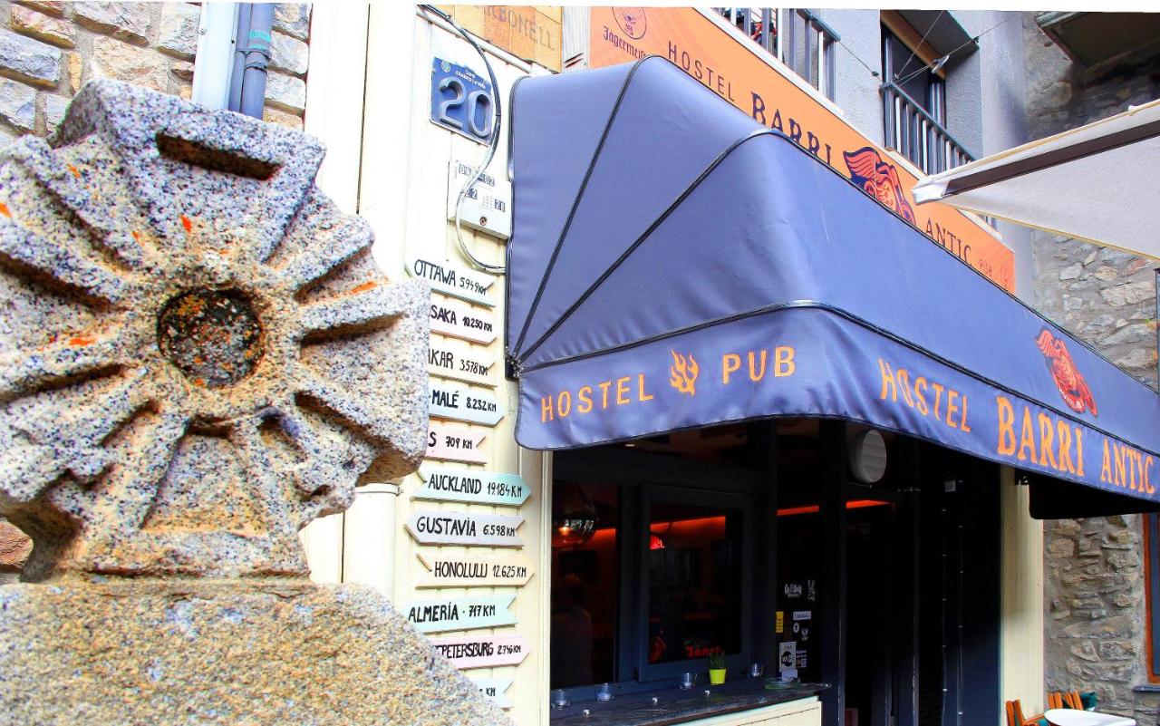 Barri Antic Hostel & Pub photo