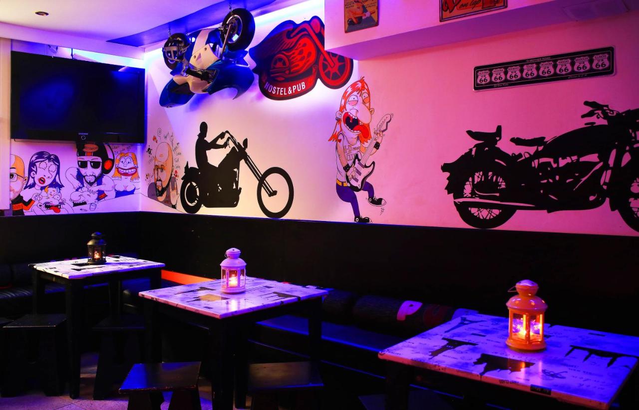 Barri Antic Hostel & Pub photo