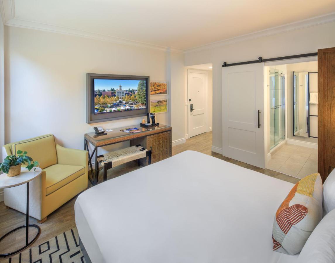 Hotel E — photo 15