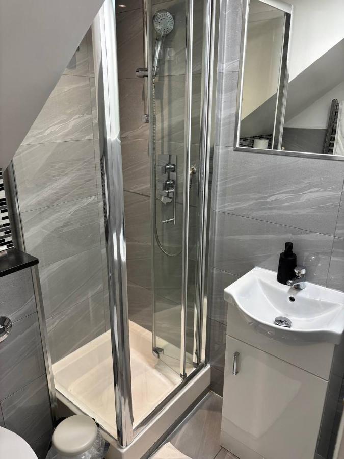 brooks road avenue - 3