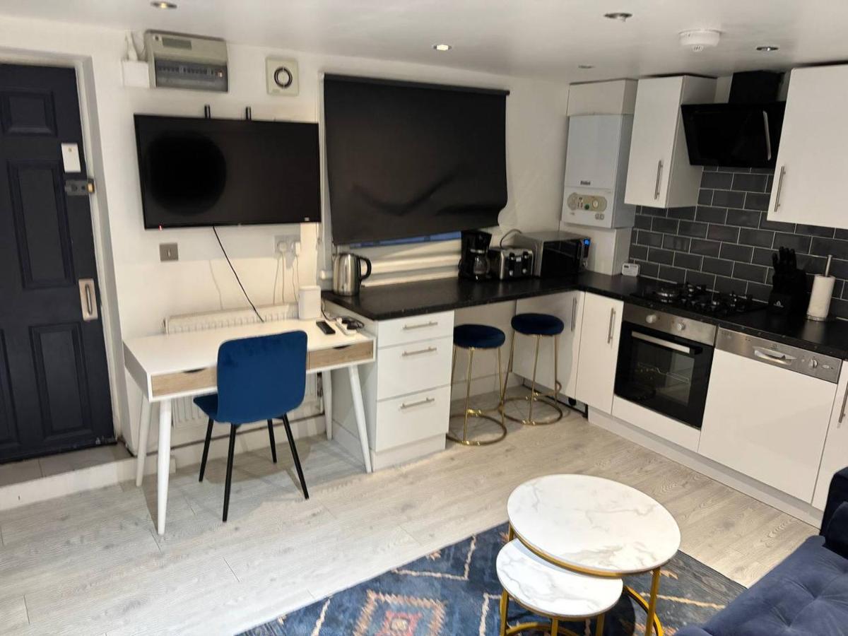 brooks road avenue - 4