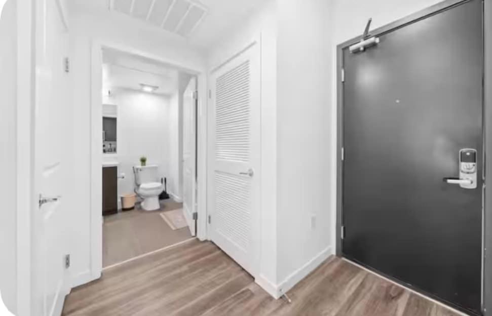 Hollywood Walk of Fame Studio FREE Parking & Gym - 3