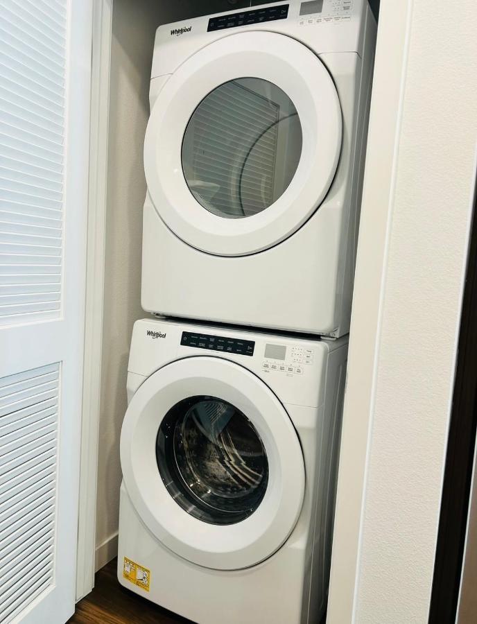 Hollywood Walk of Fame Studio FREE Parking & Gym - 5