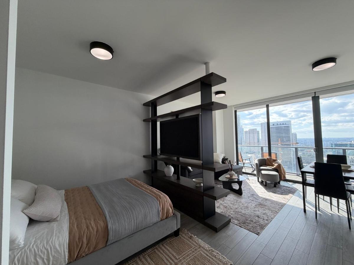 Luxury High Rise Downtown Miami Pool and Gym