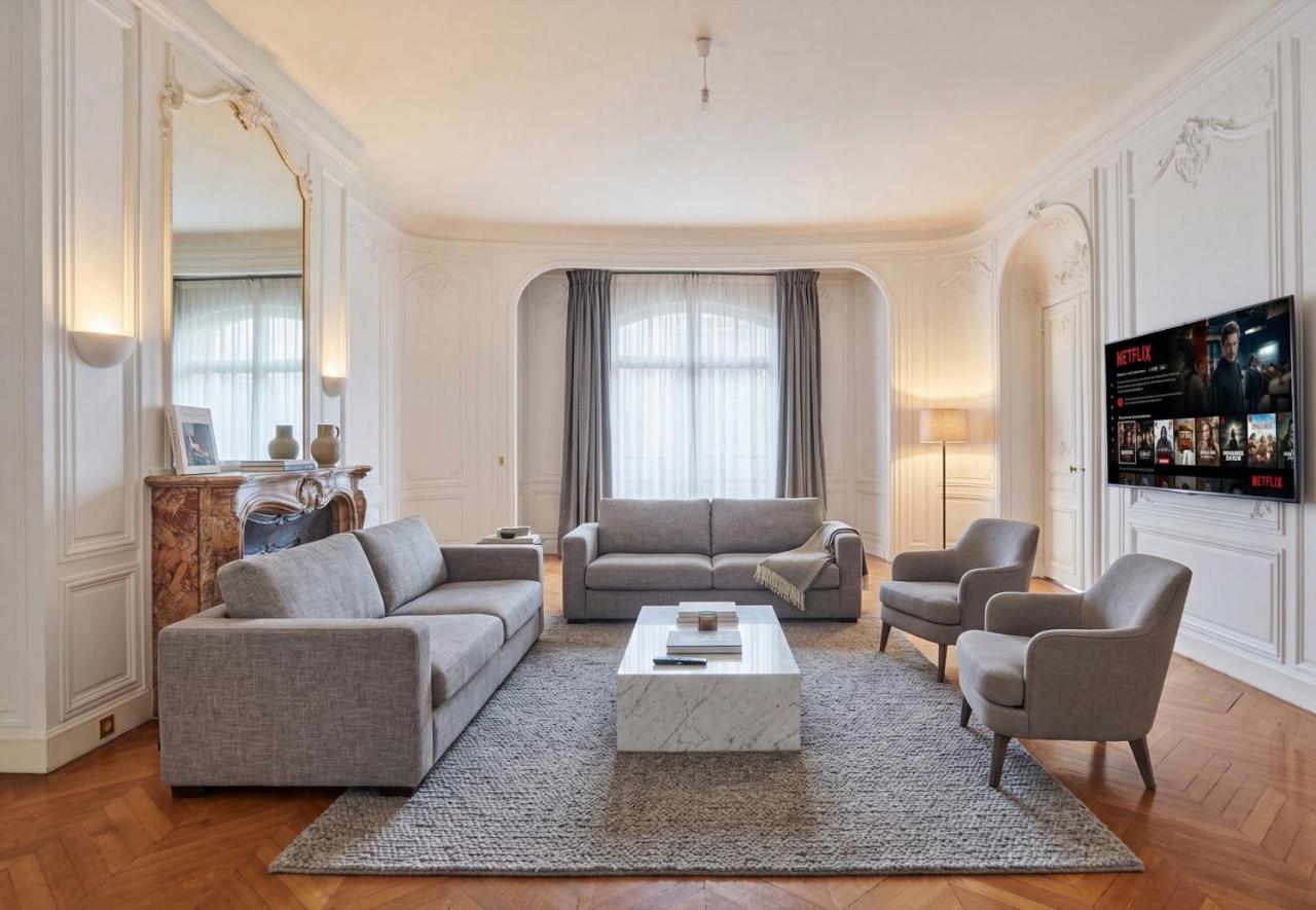 3BR Montaigne Eiffel Tour View - 5