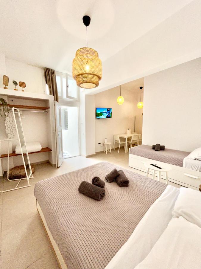 Elenitas Studio, steps to the Windmills, Fabrika & Little Venice