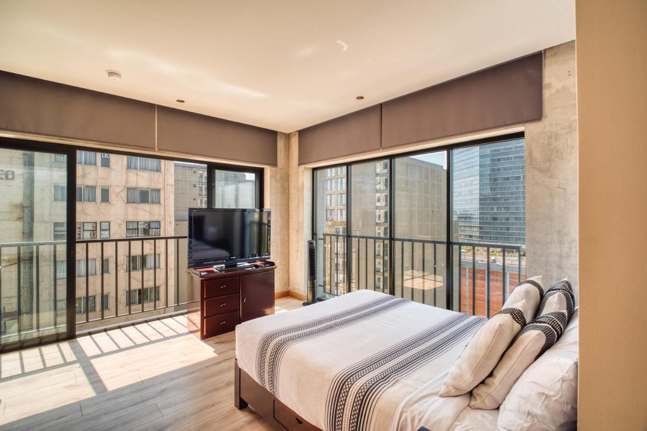 Beautiful Condo with City Views – Alameda Central - 5