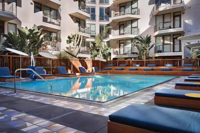 Universal Hollywood Blvd Studio With Parking - 4